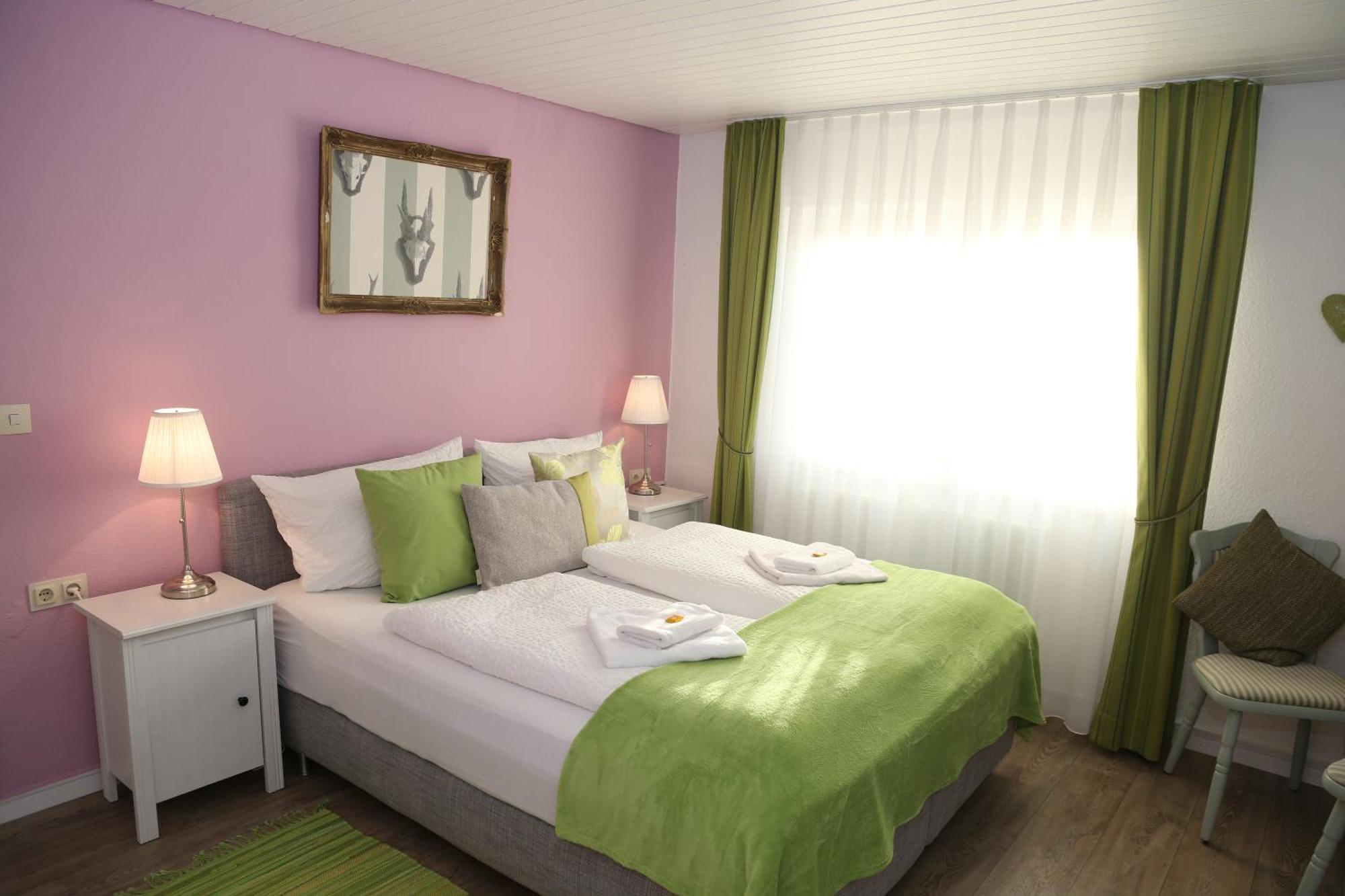 Hotel-Berggasthof Schwarzwaldperle Sasbachwalden Rom bilde